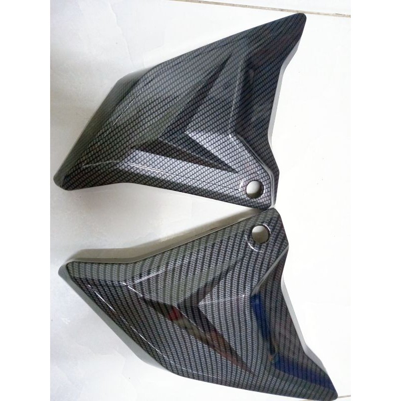 Ốp sườn xe winner x winx sơn carbon