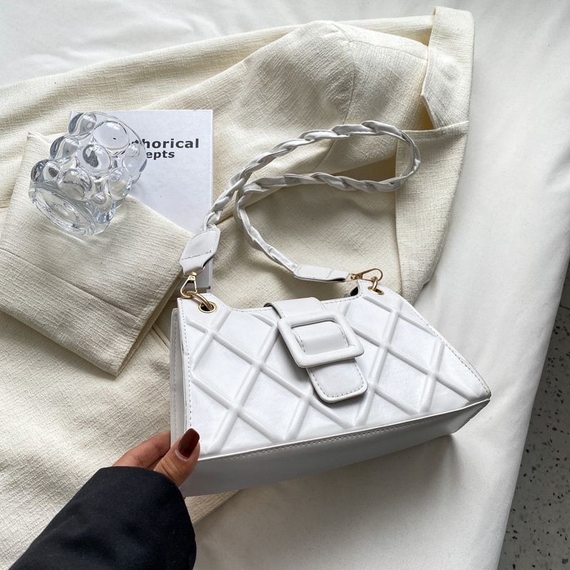 Túi xách nữ đeo chéo họa tiết caro chéo nổi lên dây đeo xoắn cá tính ngăn có dây kéo, có hai màu đen và trắng