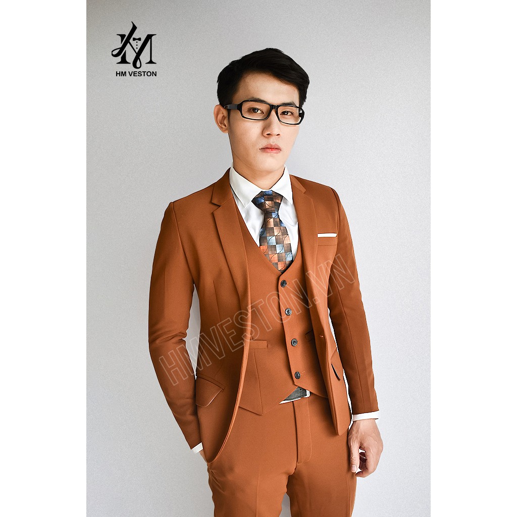 Bộ vest nam màu đồng đậm form ôm body (áo vest + áo gile + quần + cà vạt nơ đen)