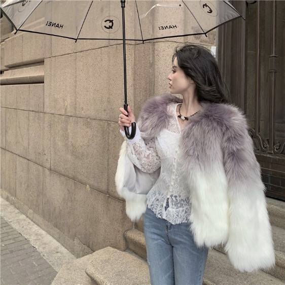 𝐂𝐎́ 𝐒𝐀̆̃𝐍. Áo Lông Trắng Ombre Các Màu