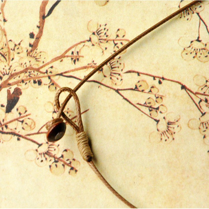 Vong cổ gốm vẽ cánh hoa rơi GVOM62