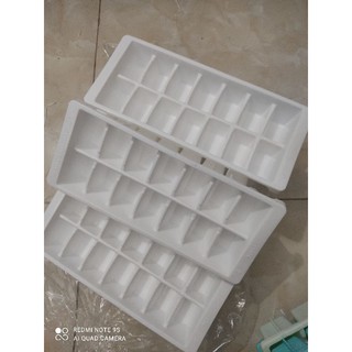 {GIÁ HỦY DIỆT} khay đá 14 viên nhựa việt nhật