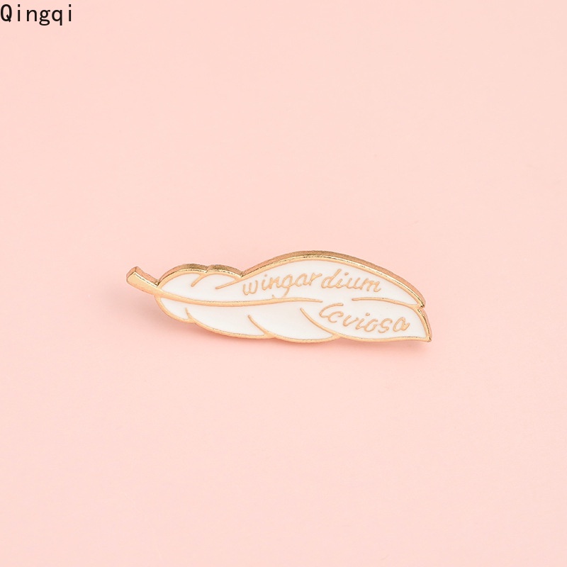 Trâm cài áo Miss Zoe hình lông vũ thời trang