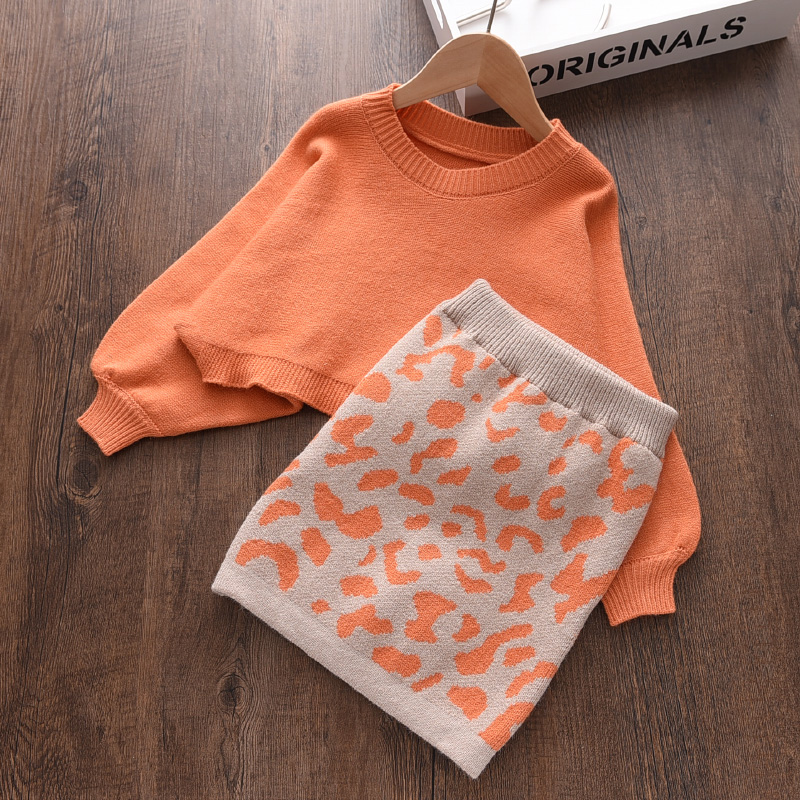 Bộ áo sweater dệt kim và chân váy BEAR LEADER AH4040 thời trang xuân thu 2022 dành cho bé gái