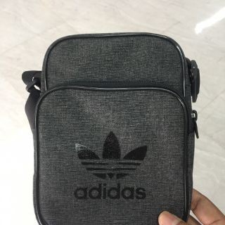 Túi đeo chéo mini bag Adidas Originals Auth vừa ipad mini