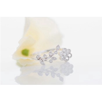 Nhẫn đeo tay kim loại tạo hình hoa lá đính đá thời trang cho nữ