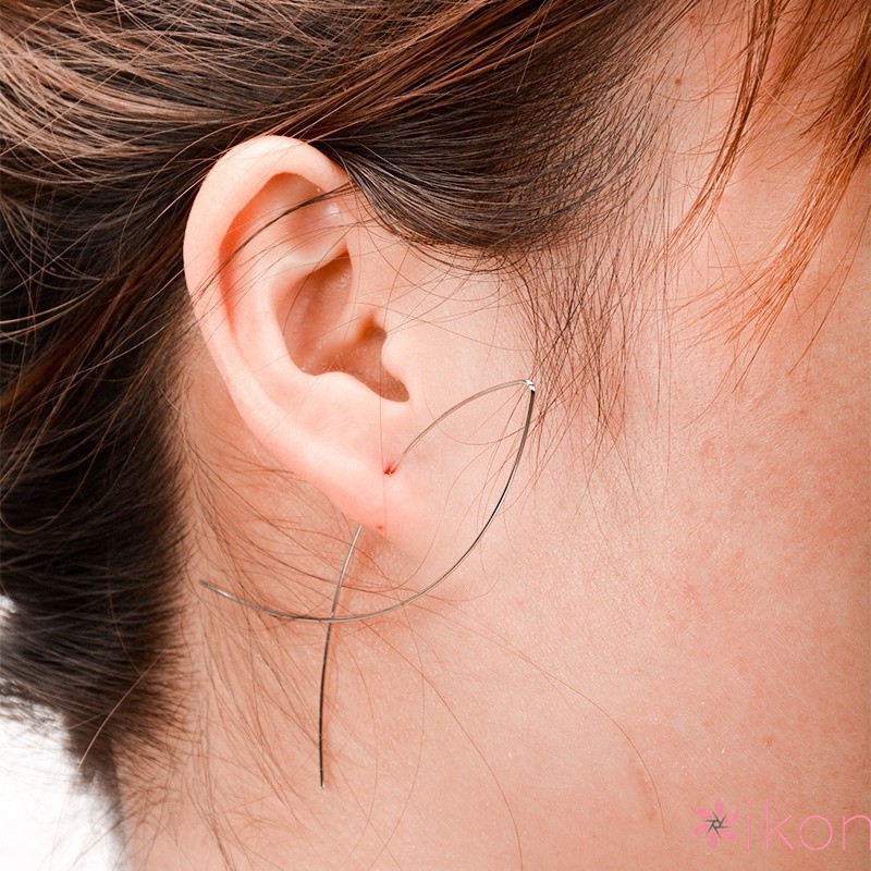 Khuyên tai nữ trang dáng tròn tạo hình độc đáo