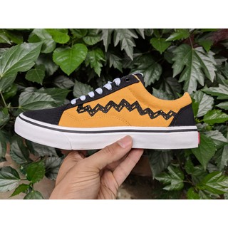 Giày Vans Old Skool Peanuts Charlie Brown đen phối vàng