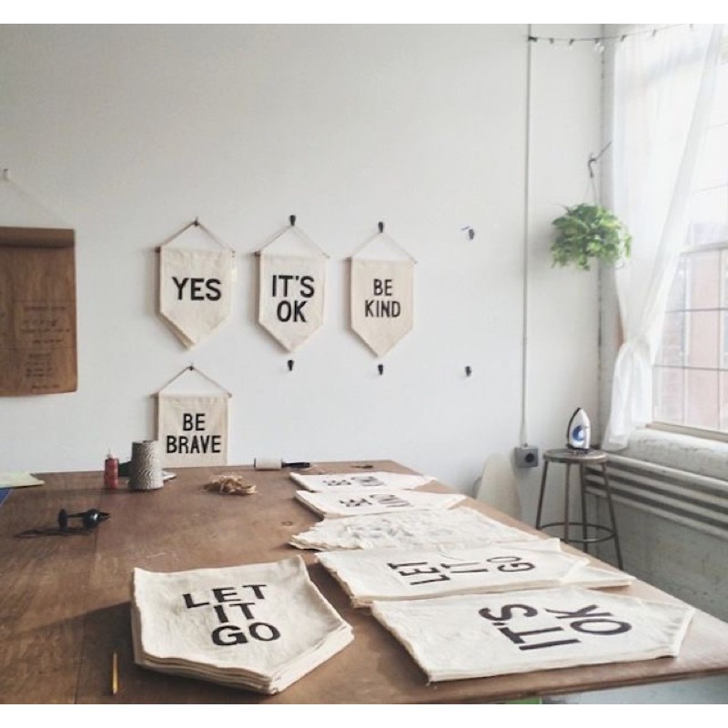 Cờ vải bố vintage decor in chữ, trang trí phòng ngủ | BigBuy360 - bigbuy360.vn