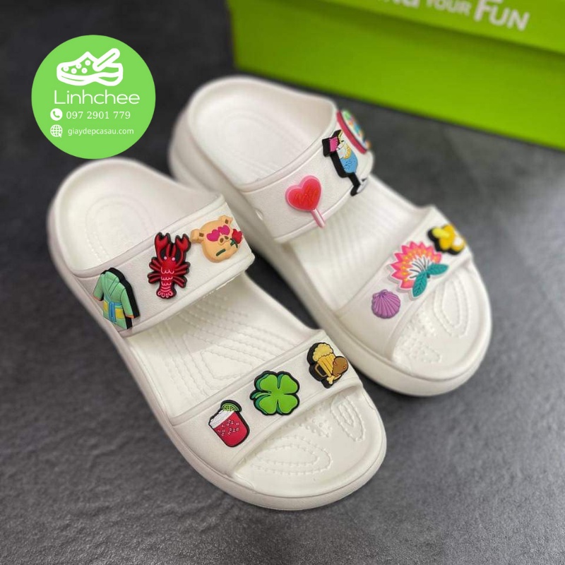 Dép lê Crocs quai ngang Classic Crush màu trắng cho nữ cao 6cm