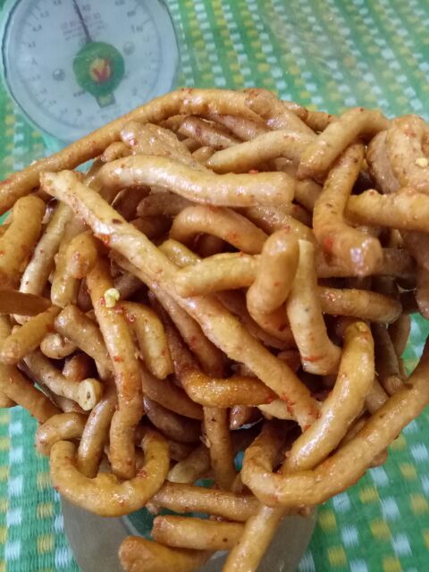 Bánh thèo lèo thái cay mặn