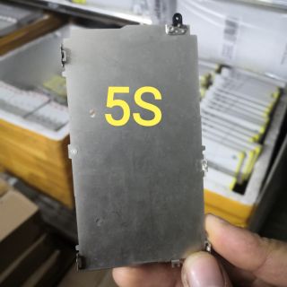 Tấm nẹp sau màn hình iphone 5s