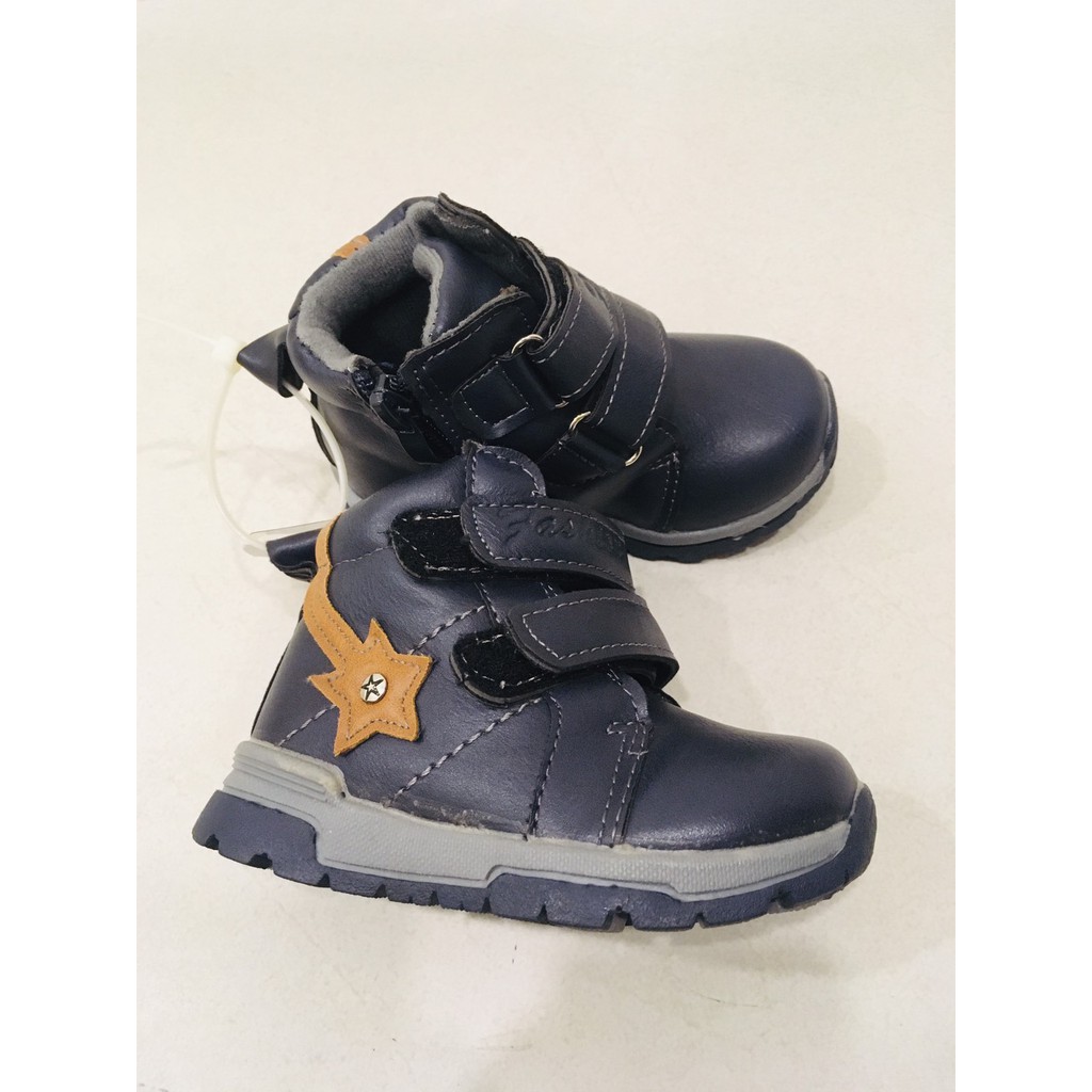 thanh lý giày boots size 5.5 US cho bé trai