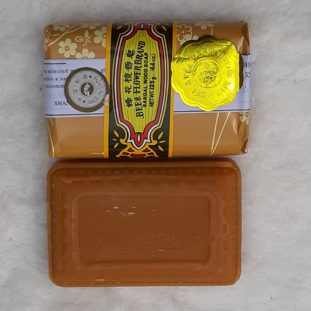 Lốc 4 Xà Bông Trầm Con Ong Bee &amp; Flower Brand