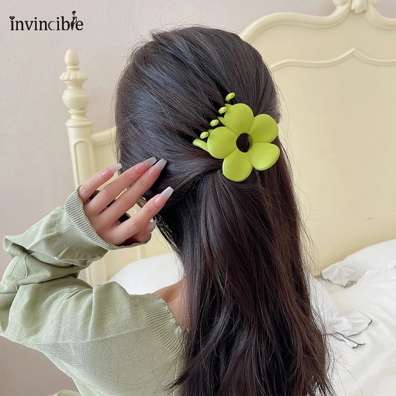 Kẹp Tóc Móng Vuốt Hình Bông Hoa Rỗng 6 Màu Thời Trang Cho Nữ