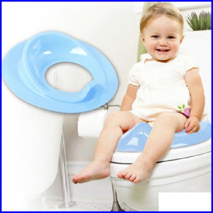 Bệt bồn cầu thu nhỏ an toàn cho bé