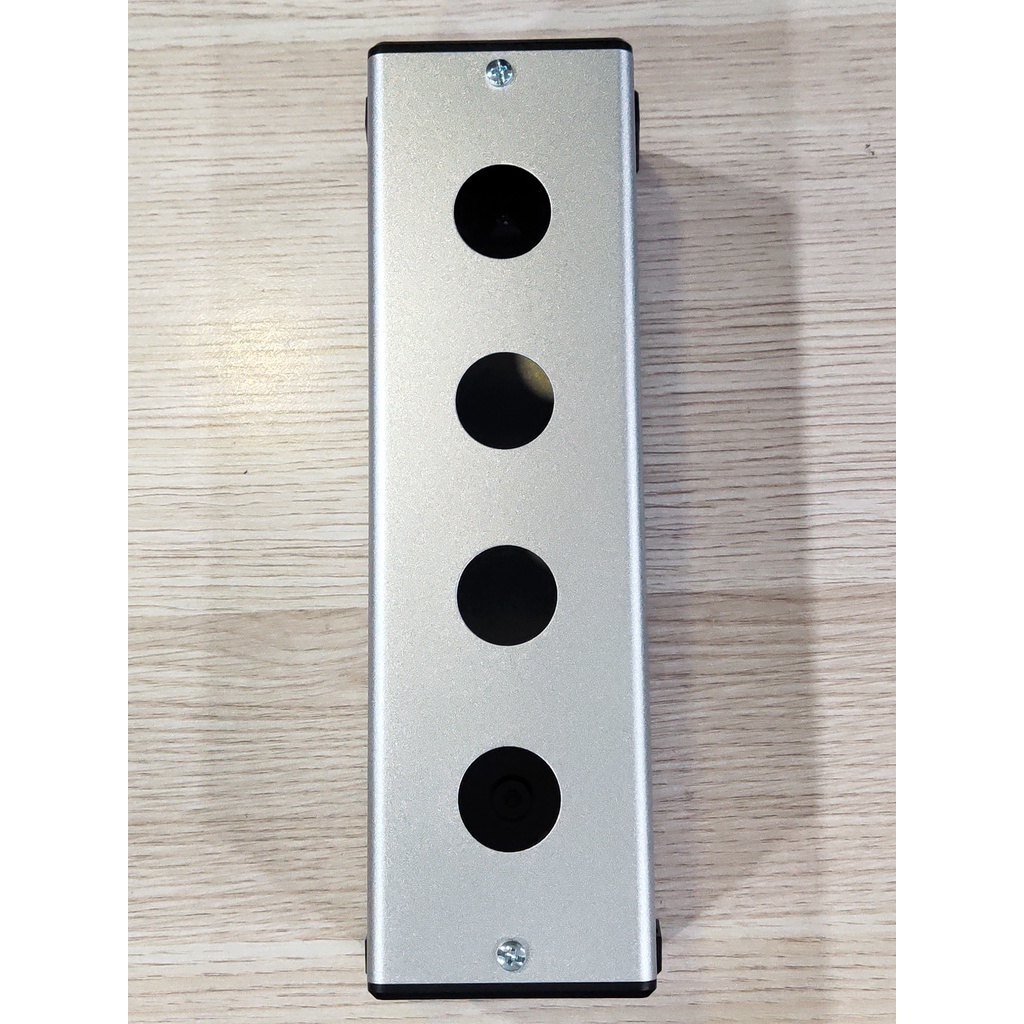 Hộp nút nhấn 4 lỗ phi 25 HY-25-04 Hanyoung
