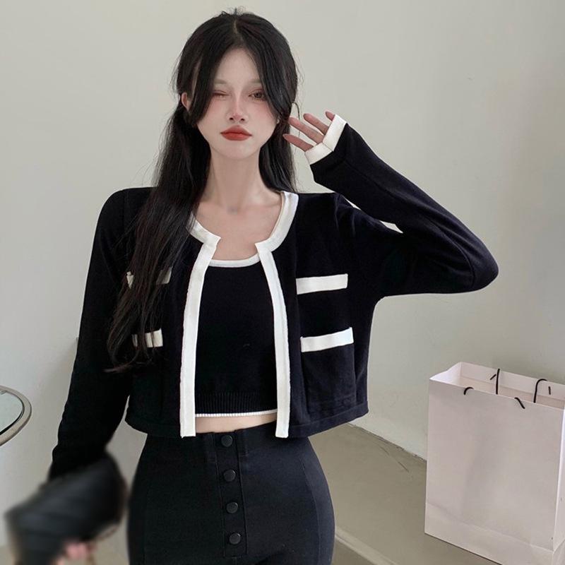 SET  áo khoác TAY DÀI kèm áo hai dây Cardigan len dệt kim Quảng Châu cực xinh và thanh lịch
