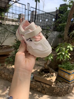 Giầy thể thao mickey bé gái