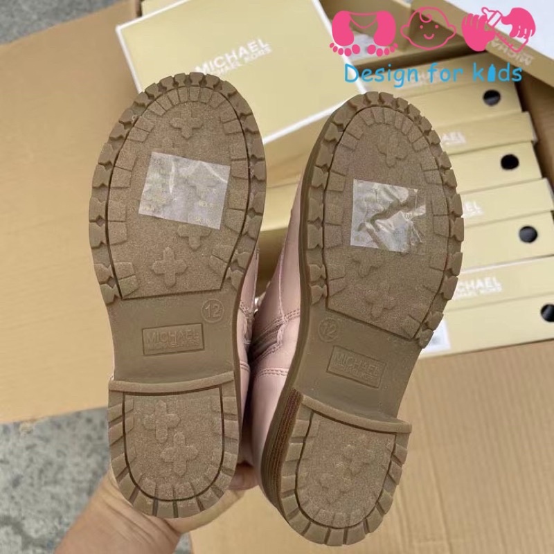 Boots hãng Michael Kors xuất dư xịn cho bé gái