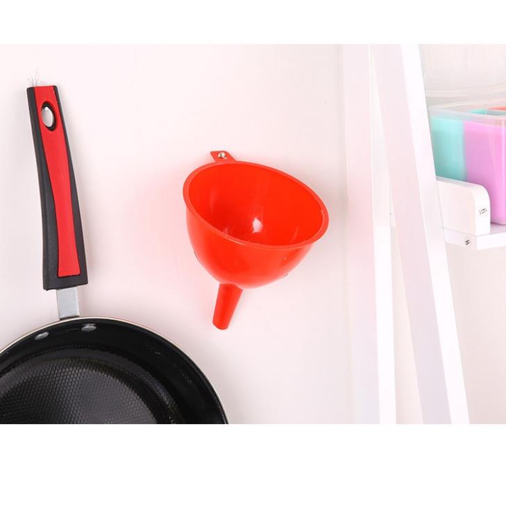 Phễu Rót Chất Lỏng Bằng Nhựa Cán Dài Tiện Lợi