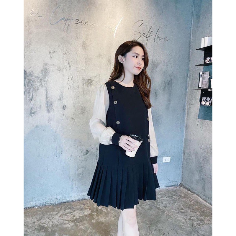 Váy xếp ly dáng xòe phối tay voan