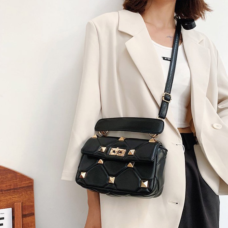 Túi đeo chéo IELGY bề mặt mềm thiết kế đinh tán thời trang cổ điển cho nữ