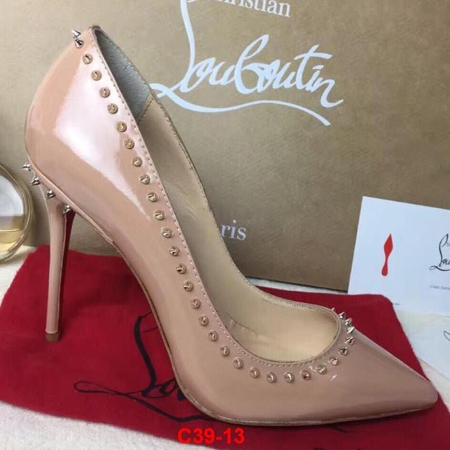 Cao gót louboutin