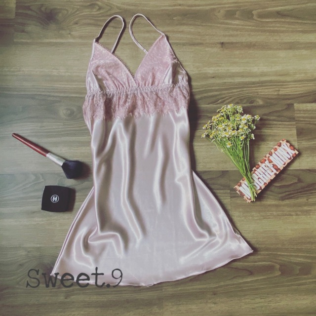 Đầm ngủ nữ hai dây, vải lụa mềm mại, điểm nhấn ren ở ngực, 3 màu hồng pastel, đen, vàng chanh