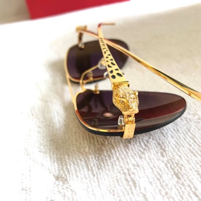Kính cartier râm thời trang.