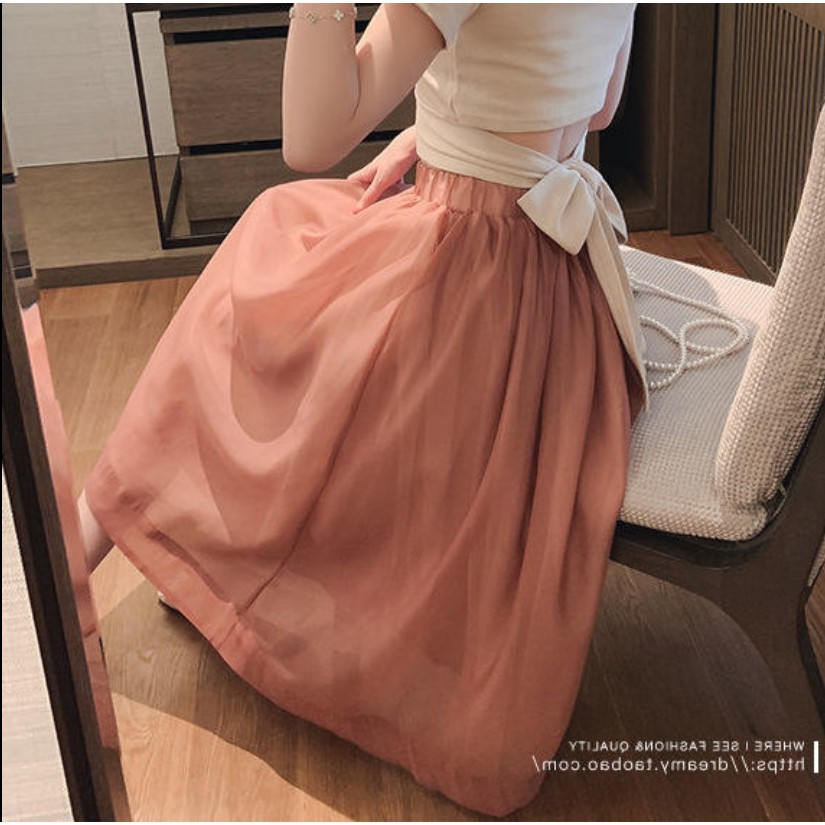 Set chân váy + áo kiểu