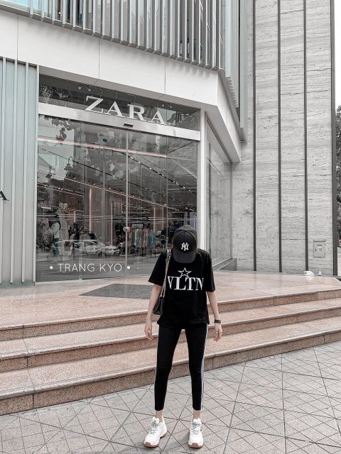 Set legging VLTN sport ✌🏻✌🏻✌🏻✌🏻✌🏻
Chất liệu cotton 4 chiều cực mats cho mùa Civid nha 💋💋