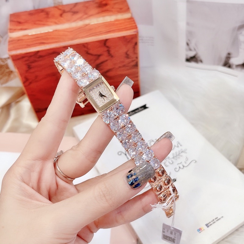 Đồng hồ nữ Melissa như một dạng lắc