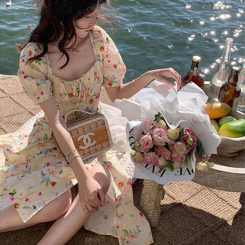 Đầm Tay Ngắn Phồng Cổ Vuông Họa Tiết Hoa Phong Cách Retro Pháp Mới Cho Nữ