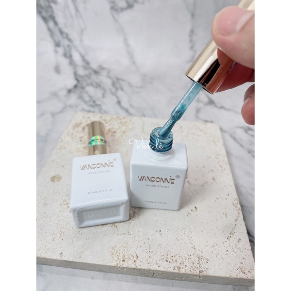 Sơn gel vandonnie mắt mèo xanh mới