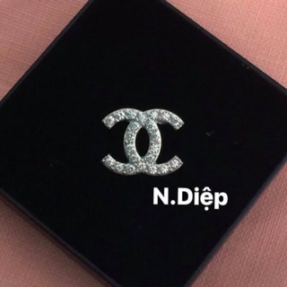 Ghim cài áo đính đá