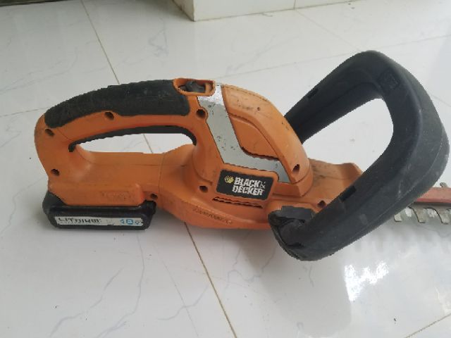 Máy tỉa hàng rào black/decker