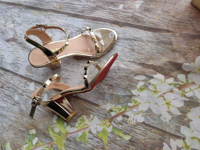 FREESHIP - Xăng đanh quai trong đính đinh chuẩn đẹp