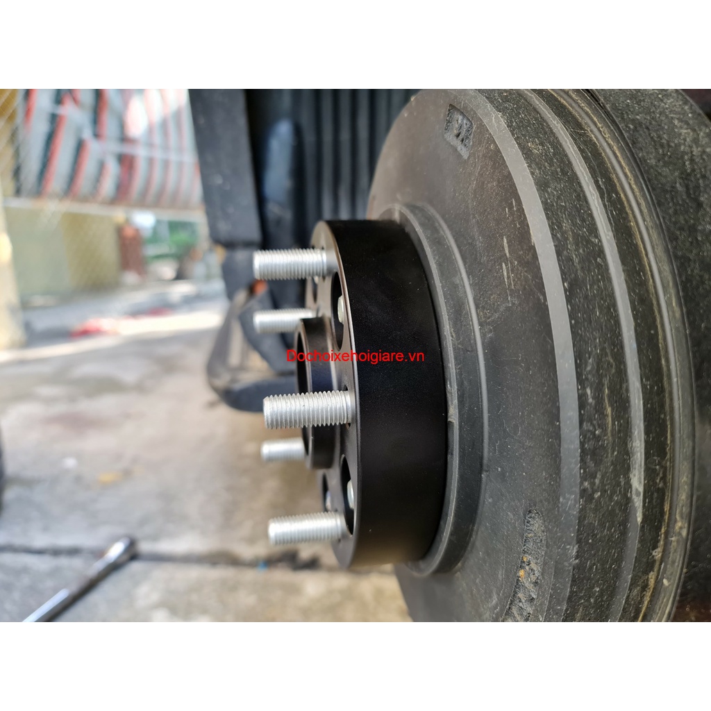 Miếng đệm lốp xe Mitsubishi Xpander, Xpander Cross dày 25mm, 30mm . Giá 1 Đệm