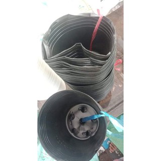 Bầu nhựa cứng ươm cây.