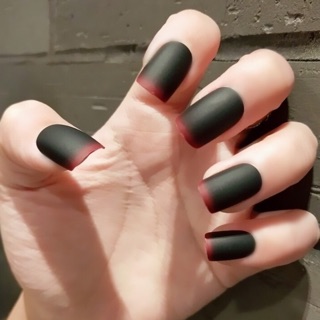 Bộ 24 móng tay giả nhám đen viền đỏ