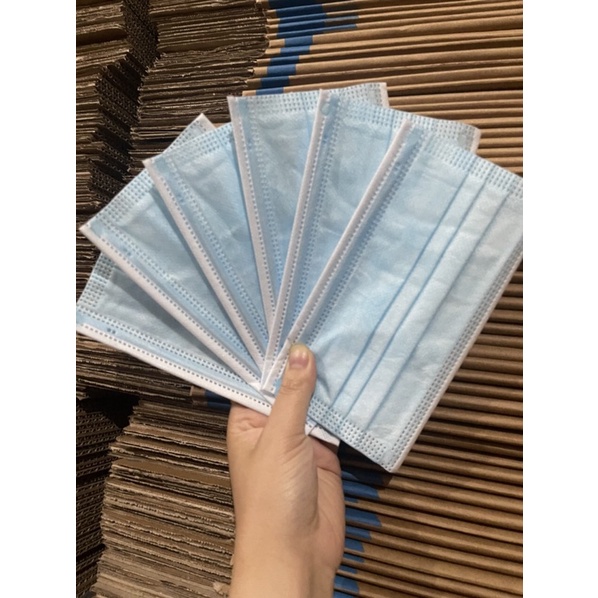 Khẩu trang y tế 4 lớp kháng khuẩn màu Trắng,  màu Xanh chống bụi, chống khuẩn