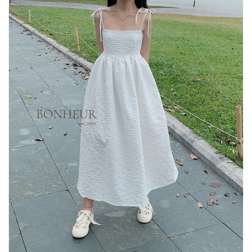 Váy hai dây trắng xuông dài đầm xòe midi chất gấm xốp nổi vân kẻ thanh lịch kiểu tiểu thư sang chảnh Ciara Dress White | BigBuy360 - bigbuy360.vn