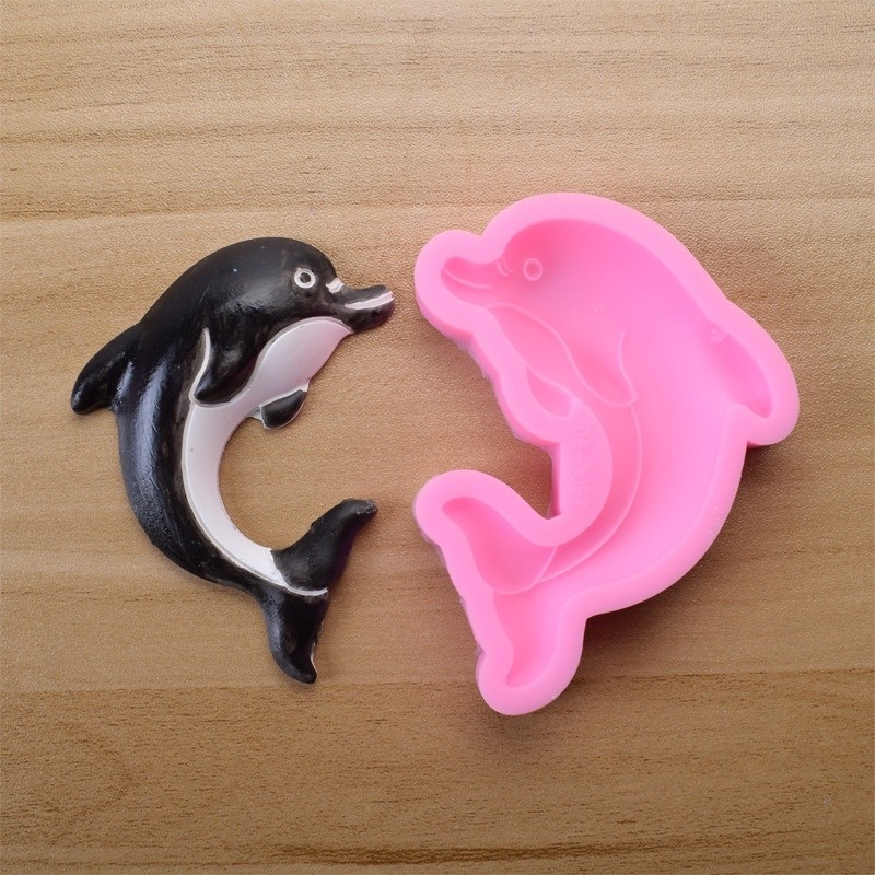 Khuôn Làm Bánh Chất Liệu Silicone Hình Cá Heo Dễ Thương