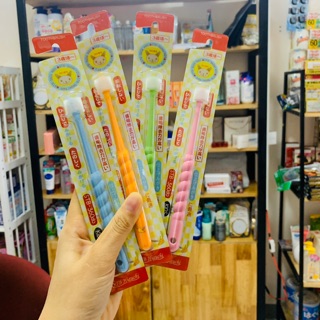 Bàn chải đánh răng 360 độ cho bé Nhật Bản