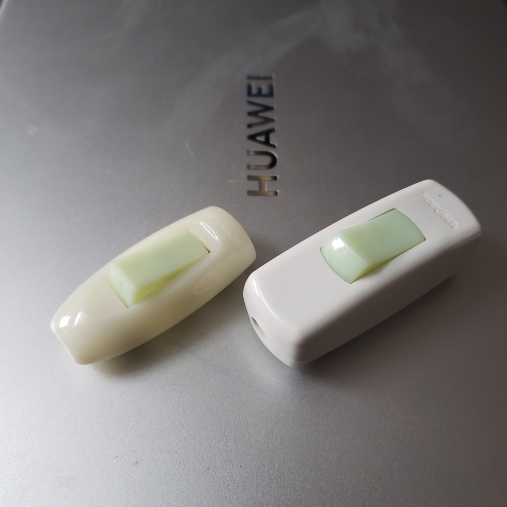 Công tắc quả nhót dạ quang Sopoka, Ominsu