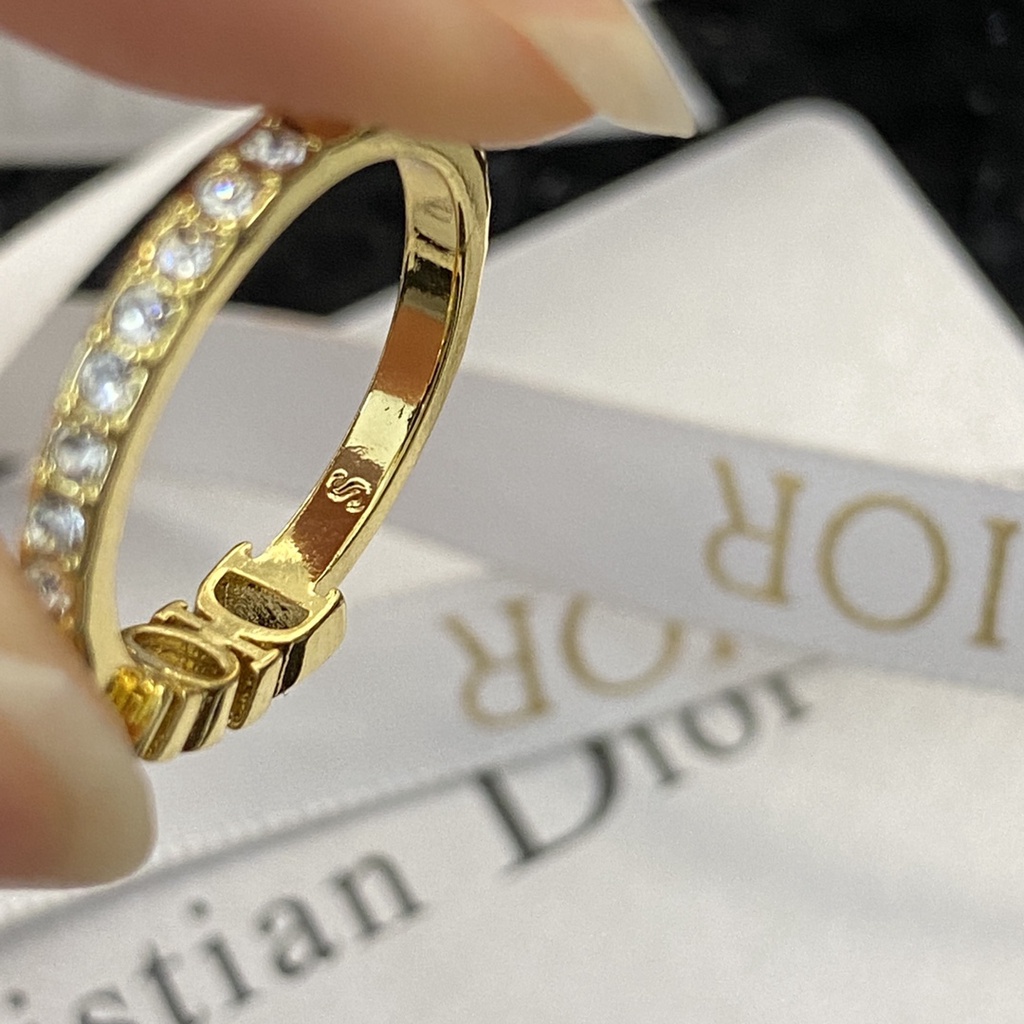 Nhẫn thời trang nữ cao cấp Dior CD với thiết kế sành điệu, thanh lịch và cá tính