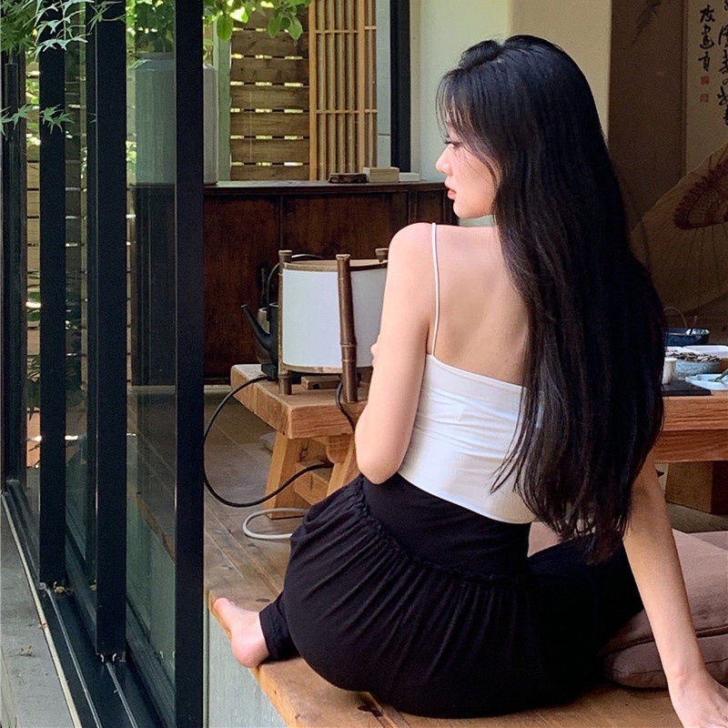 Áo Hai Dây Dáng Ôm Họa Tiết Hoa Phong Cách Quyến Rũ