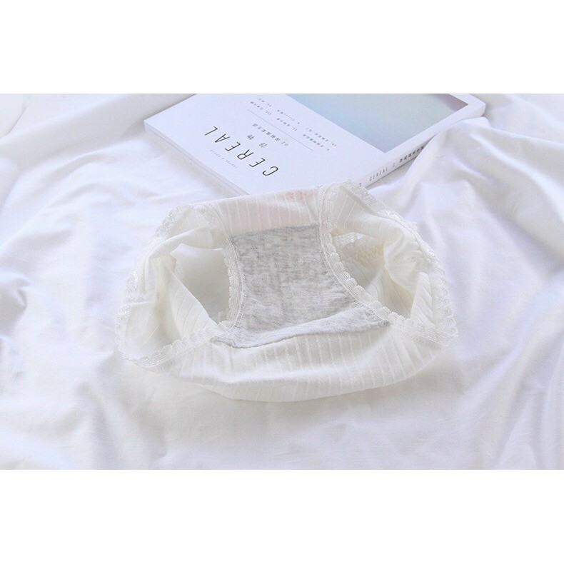 Quần Lót Cotton Co Dãn 4 Chiều Quả Dâu CuTe Siêu Đáng Yêu ( Màu ngẫu nhiên )
