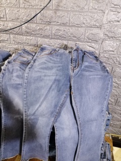 Quần jeans 9 tấc nữ ống loe nhẹ